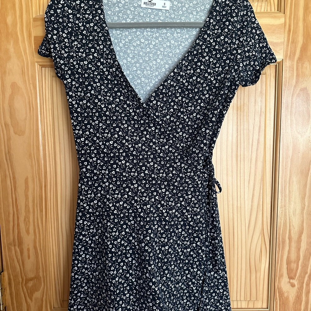 Hollister Blue and White Flutter Sleeve Wrap Sundress